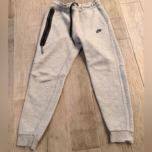 Nike Tech men’s Joggers size- M